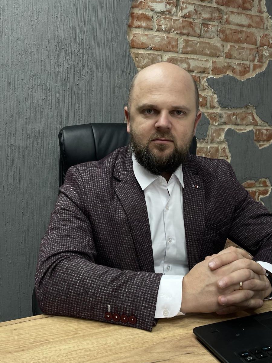 Олексій — директор VERON